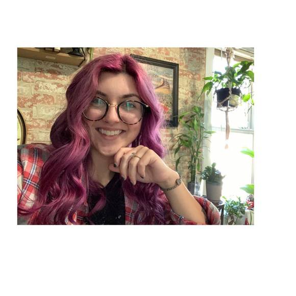 Meet your Posher, Courtney - Picture 1 of 1